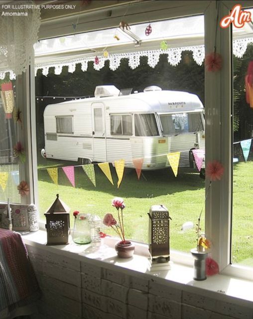 Impoverished Man Discovers His Deceased Father’s Vintage Trailer in His Backyard One Morning