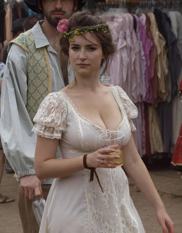 Milana Vayntrub Photos!”